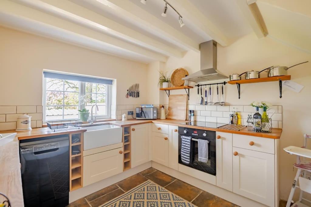 Rhos Y Bel Cottage Angelsey Llangadwaladr  Buitenkant foto