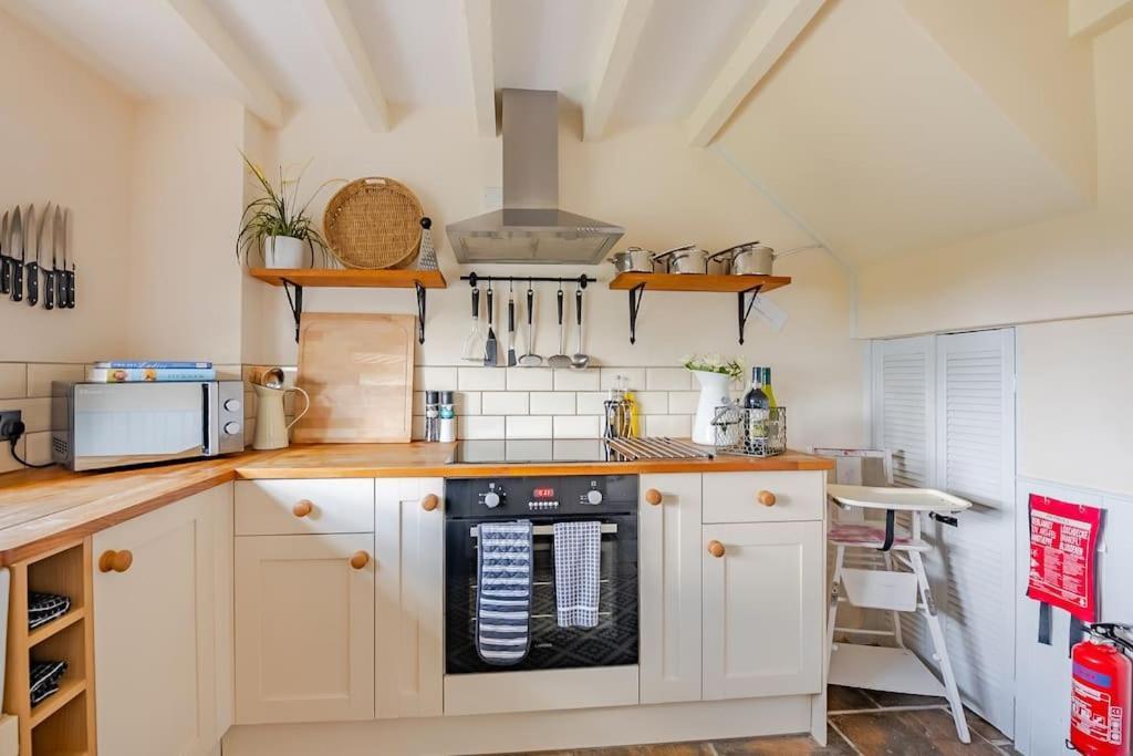 Rhos Y Bel Cottage Angelsey Llangadwaladr  Buitenkant foto